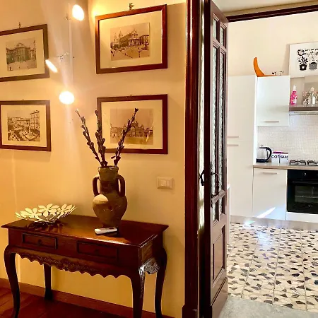 Dom wakacyjny Sake Maison De Charme - Fascinating Ancient Sicilian Mansion Katania